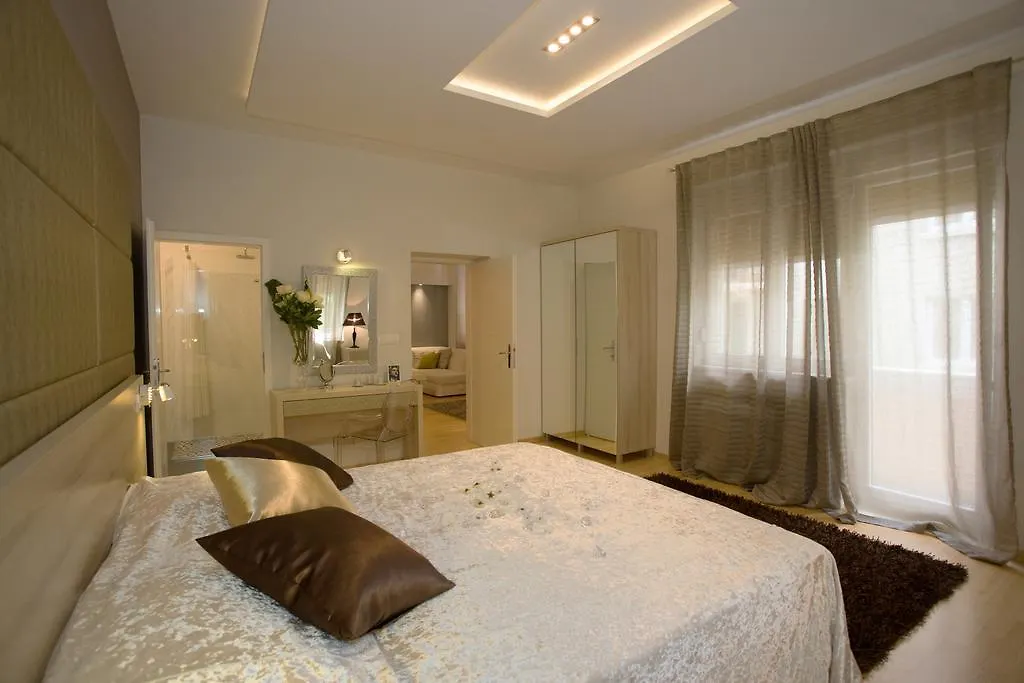 Apartment Mirela Split