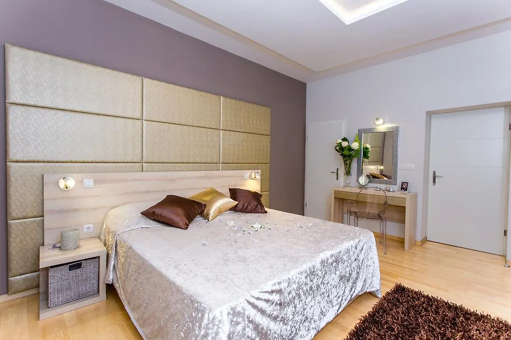 Apartment Mirela Split