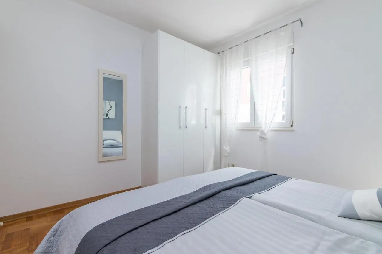 Apartment Mirela Split